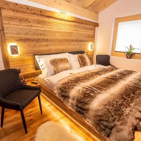 Palace Luxury & Alpesi faház *