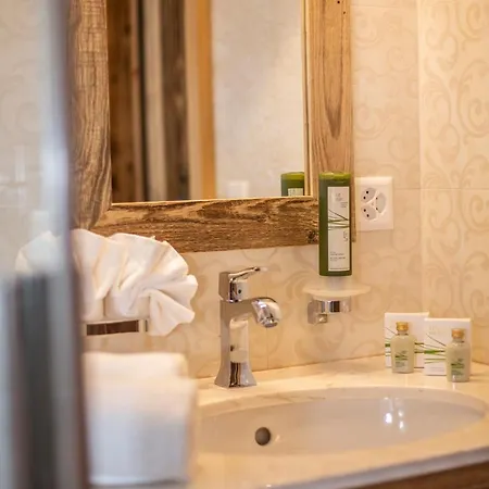 Palace Luxury & Alpesi faház Saas Fee