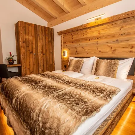 Alpesi faház Palace Luxury &